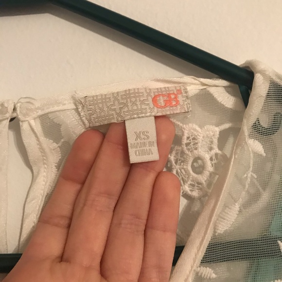 Pretty lace romper - Picture 4 of 9